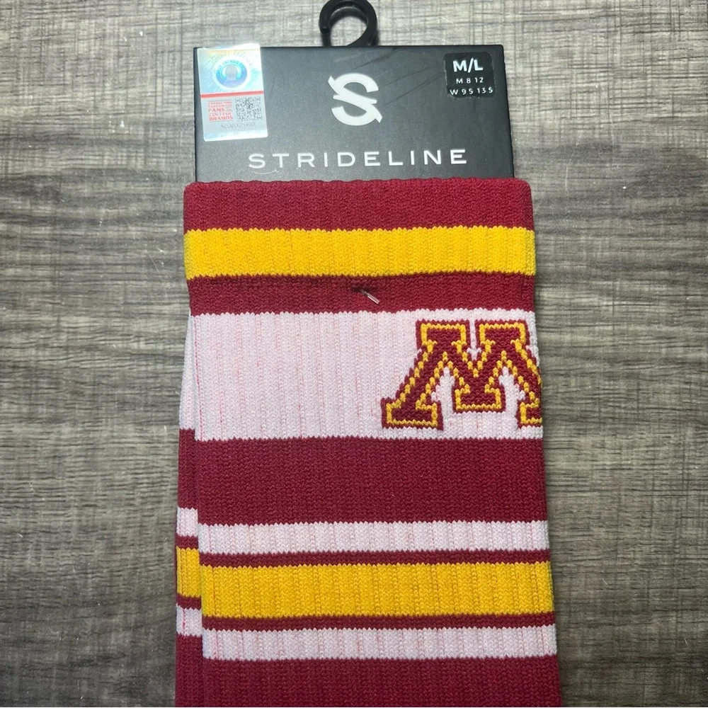Strideline University Of Minnesota Golden Gopher Crew Socks Size Medium/Large‎